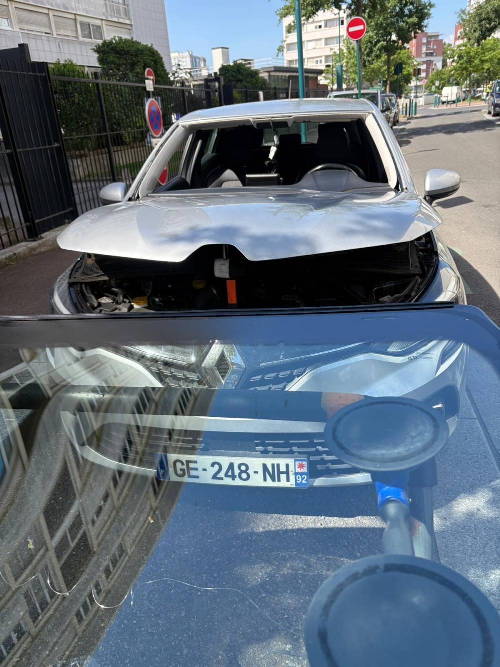 CLIO V PENDANT INTERVENTION PARE-BRISE